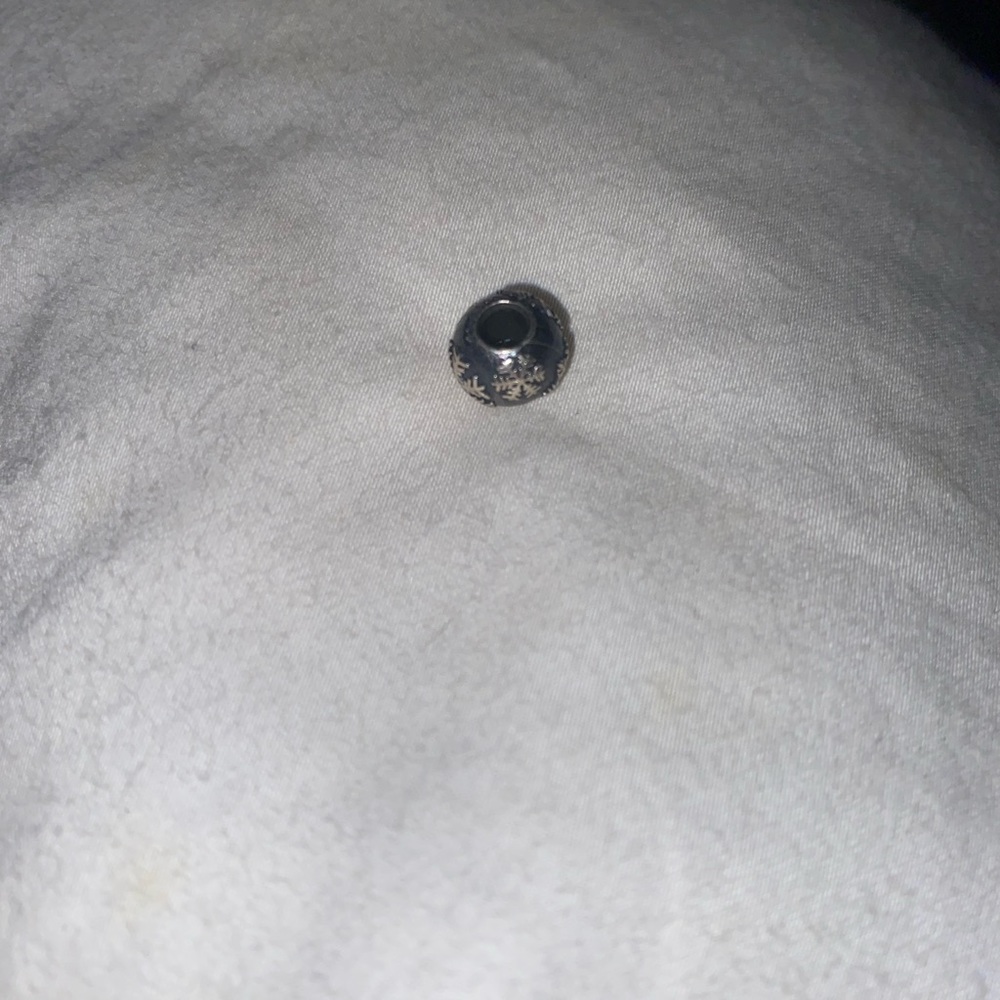 Troll beads snowball charm